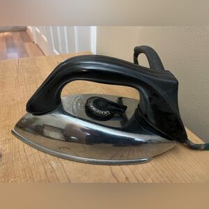 Vintage MCM Samson Iron with Cloth Cord Model 5000N
